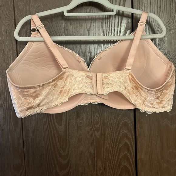 Pink Lace Torrid Curves Bra - Picture 3 of 3